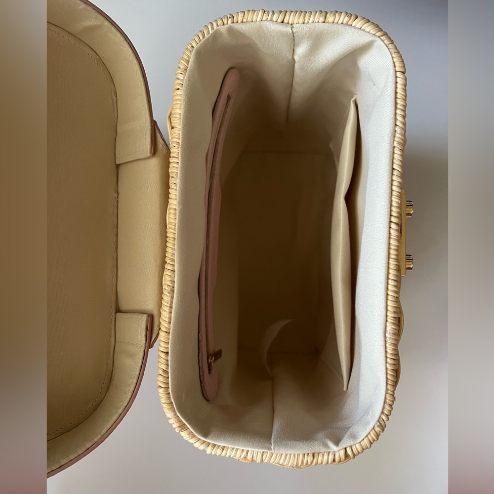 Tommy Bahama Wicker Leather Purse Crossbody Bag - Picture 3 of 9